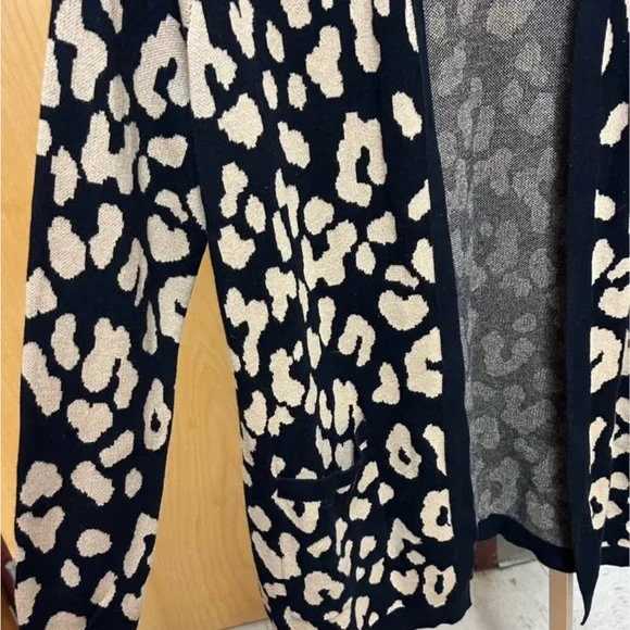 Kim Rogers Black and Tan Cardigan - Picture 7 of 8